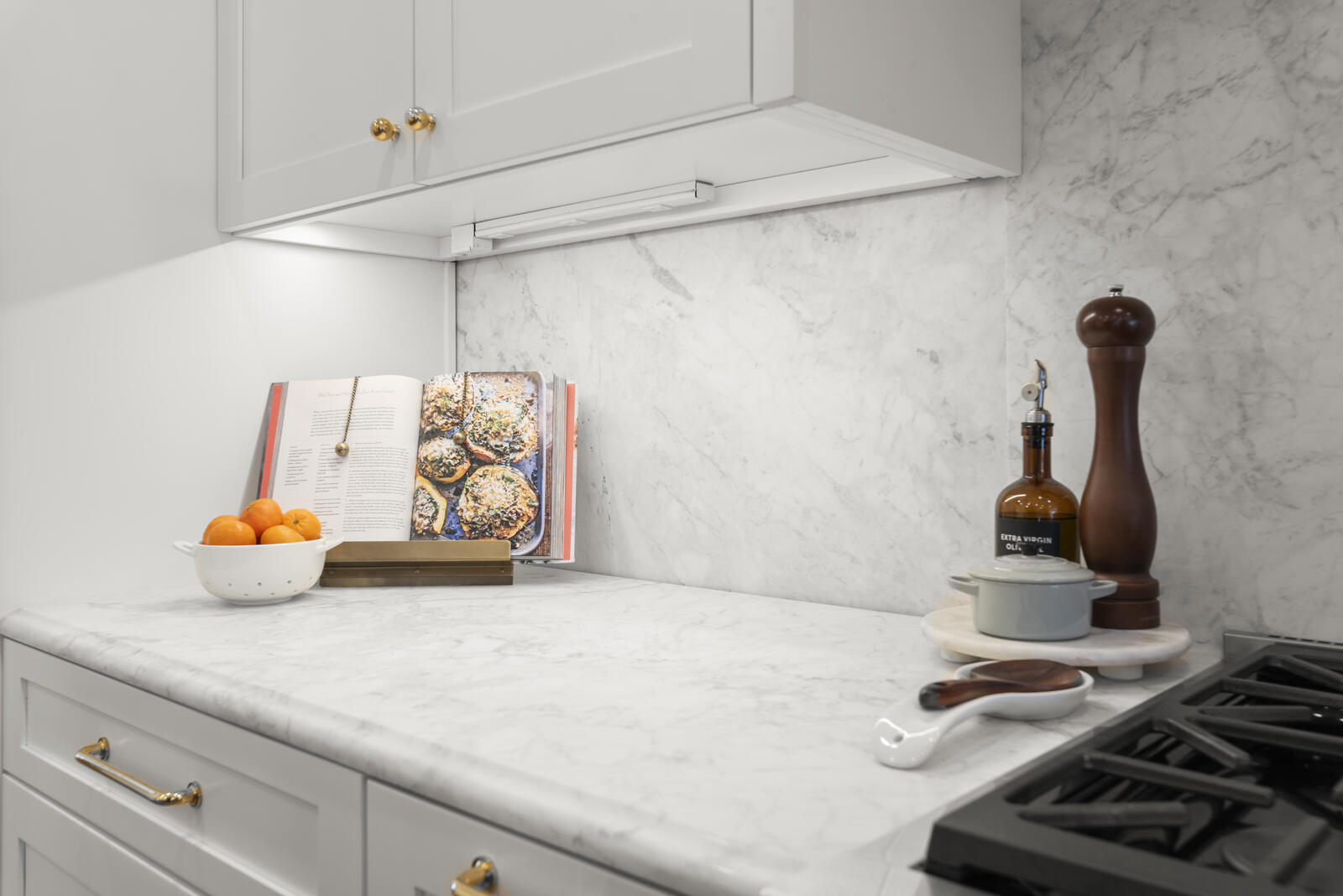 Kitchen cabinet storage detail